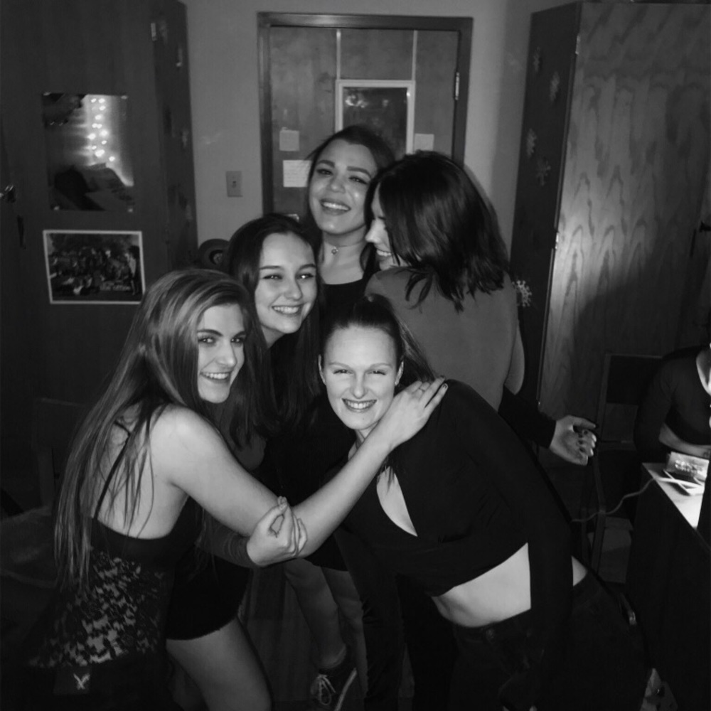 Meet your Posher, Hallie